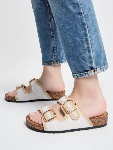 Klapki damskie z klamrami i korkową podeszwą White