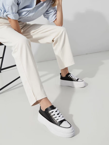 Damskie Sneakersy PLATFORMIA – Black & White
