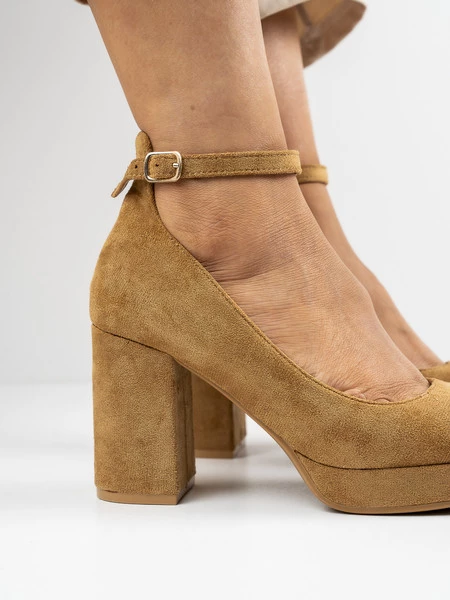 Modne Czółenka damskie w kolorze Camel.