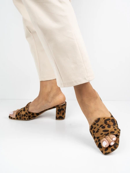 Klapki eleganckie damskie z leopardowym wzorem Leopard