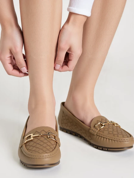 Damskie Mokasyny LIA KHAKI – Ażurowy Wzór i Elegancki Akcent