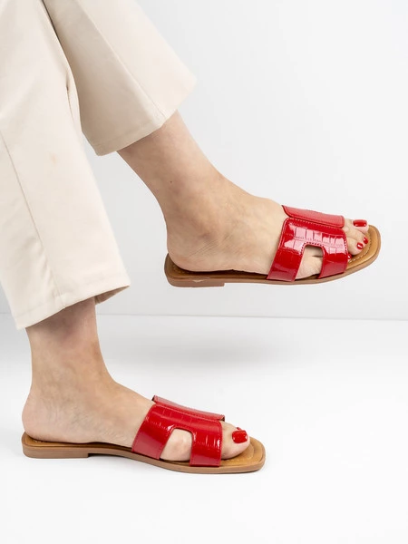 Klapki Sasa w kolorze Red