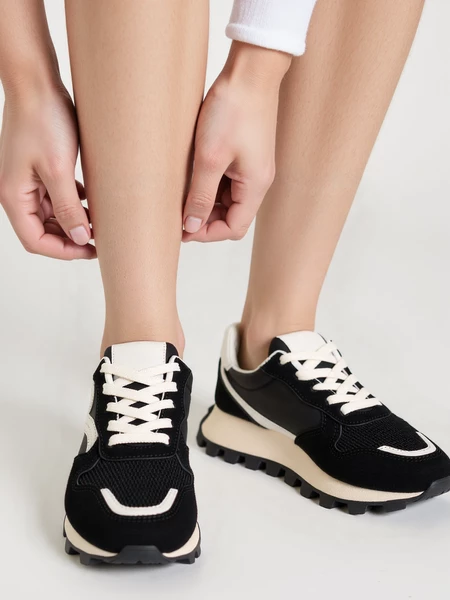 Damskie Sneakersy RAYA BLACK – Kontrast, Dynamika i Styl Miejski