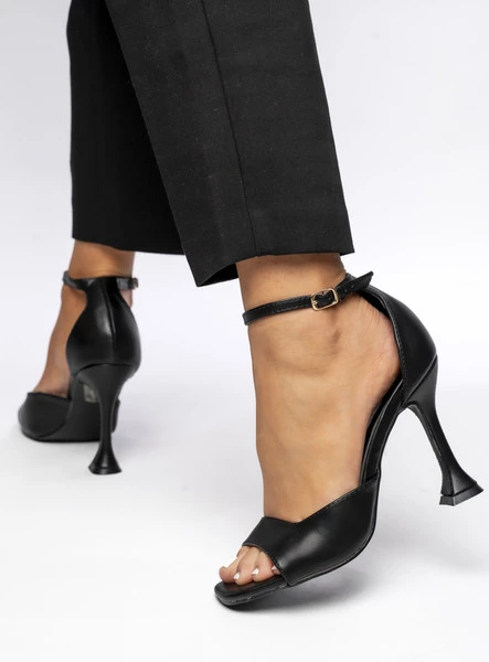 Damskie Sandały NOELA BLACK – Eleganckie Buty na Obcasie