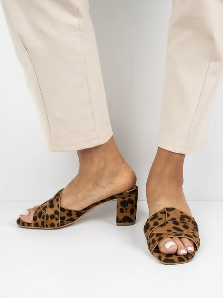 Klapki eleganckie damskie z leopardowym wzorem Leopard