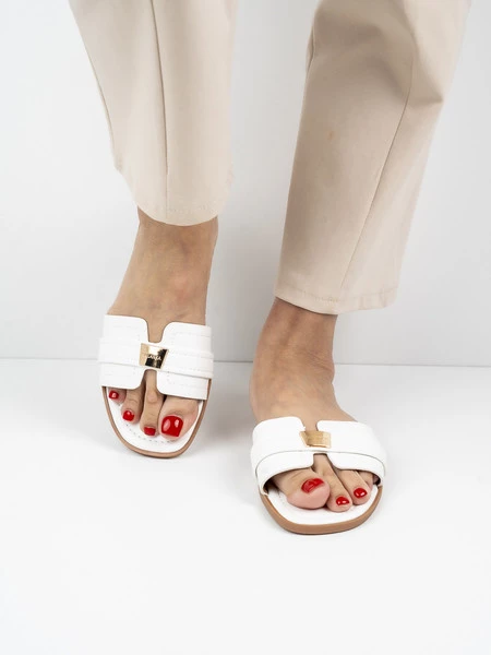 Klapki Aleksa w kolorze White