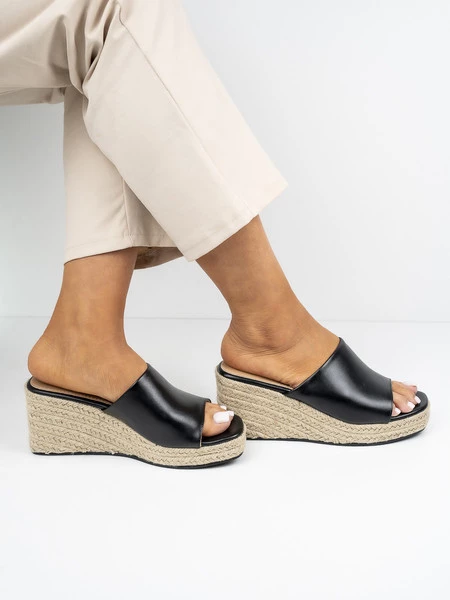 klapki damskie na koturnie BLACK