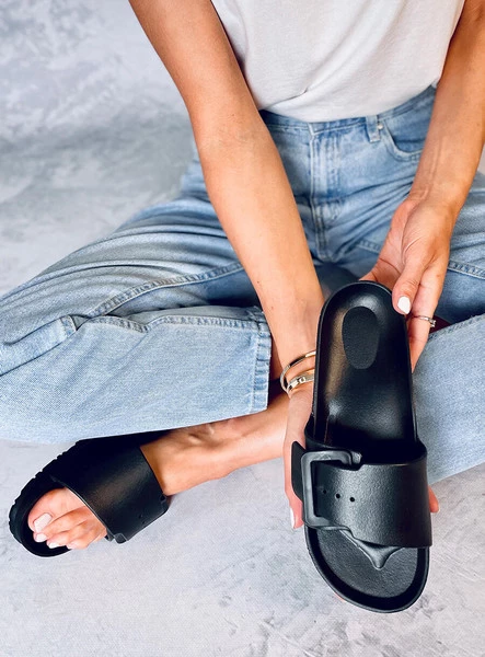 Klapki gumowe z klamerką ROMERO BLACK