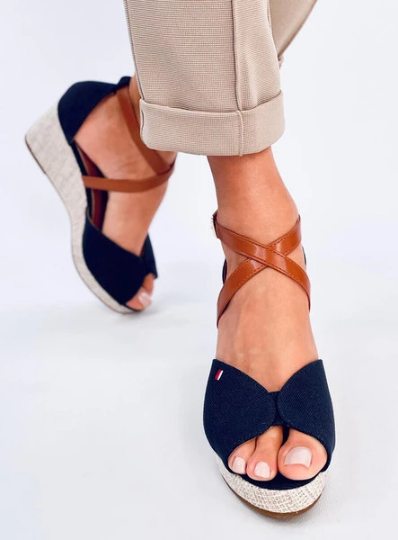 Sandałki na koturnie open toe BERNA NAVY