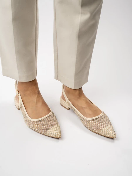 Modne czółenka w kolorze Beige