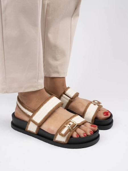 Klapki damskie eleganckie w kolorze Beige