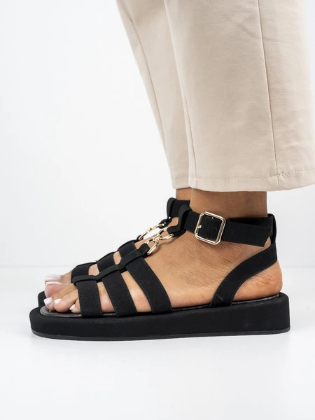Sandały płaskie damskie z klamrą w kolorze Black