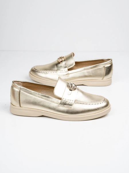 Mokasyny eleganckie ze złotą ozdobą w kolorze Gold