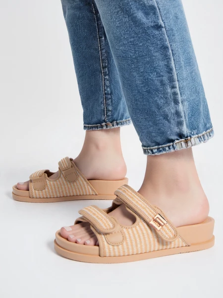 Klapki damskie eleganckie w kolorze Khaki