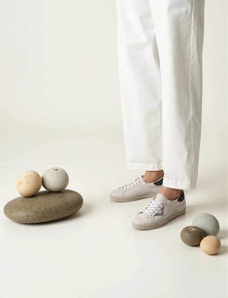 Damskie Sneakersy – Białe, Brokatowe Wstawki Sienna SILVER