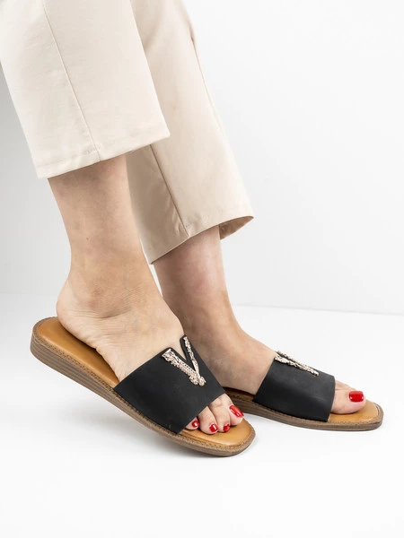 Modne klapki damskie w kolorze Black