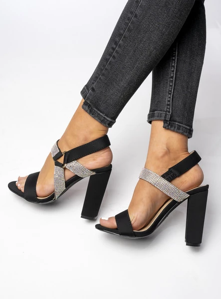 Sandałki na słupku z cyrkoniami NIKITA BLACK