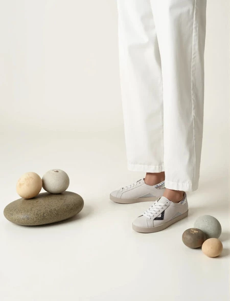 Damskie Sneakersy – Białe, Brokatowe Wstawki Sienna BLACK