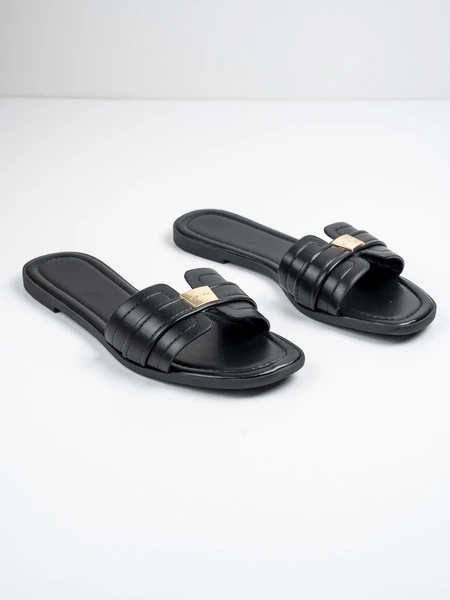 Klapki Aleksa w kolorze Black