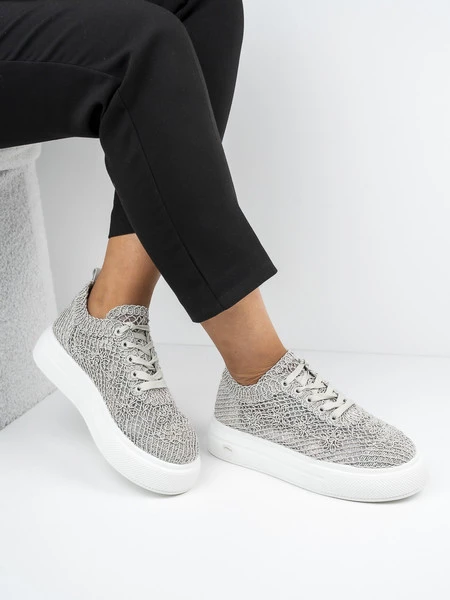 Sneakers ażurowe na platformie w kolorze Grey