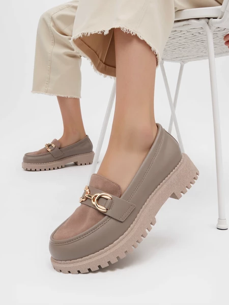 Mokasyny damskie z metalową ozdobą Khaki
