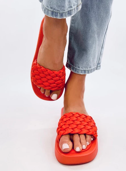 Klapki na wysokiej podeszwie z plecionymi paskami ELIDA ORANGE