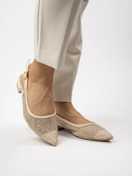 Modne czółenka w kolorze Beige