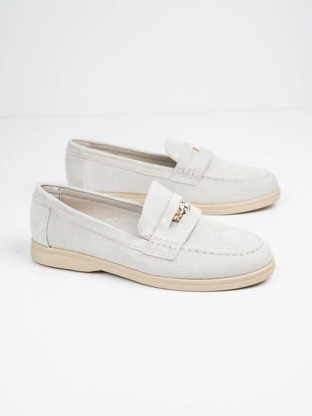 Mokasyny z elegancką ozdobą w kolorze Grey