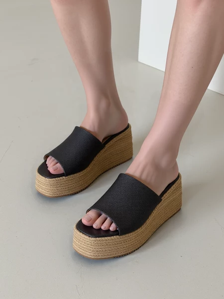 Damskie Klapki Elle BLACK