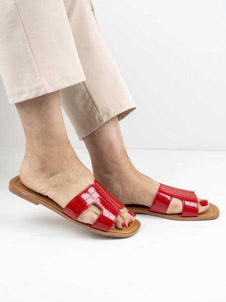 Klapki Sasa w kolorze Red