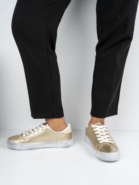 Sneakers damskie z ozdobną gwiazdą w kolorze Gold