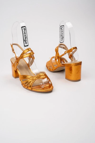 Sandały damskie na słupku z metalicznym połyskiem Orange