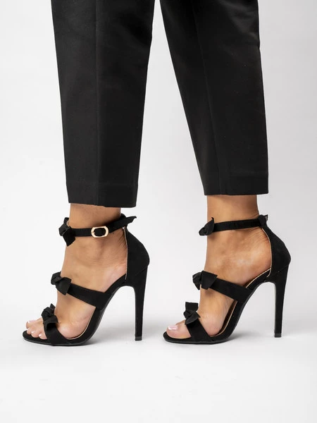 Damskie Sandały CELESTIA BLACK – Zmysłowe Kokardki i Smukły Obcas