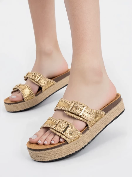 Klapki płaskie z plecionką i klamrami w kolorze Fushia