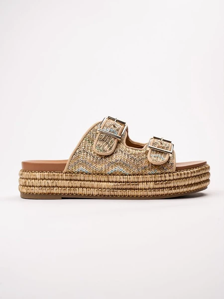 Klapki na koturnie z podwójną klamrą w kolorze Gold