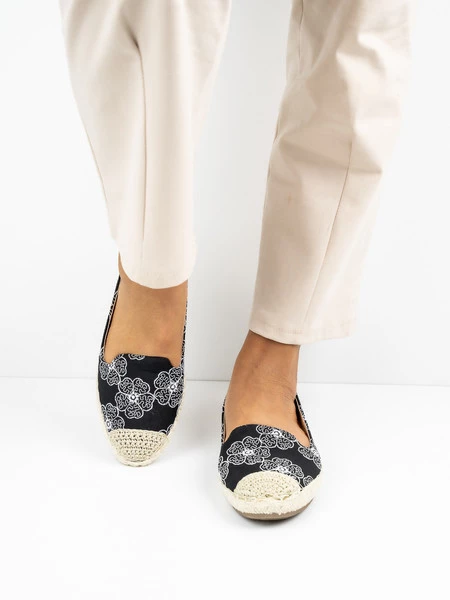 Modne espadryle damskie w kolorze Nero