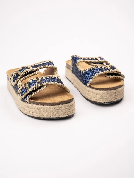 Klapki na koturnie z dwoma klamrami w kolorze Blue