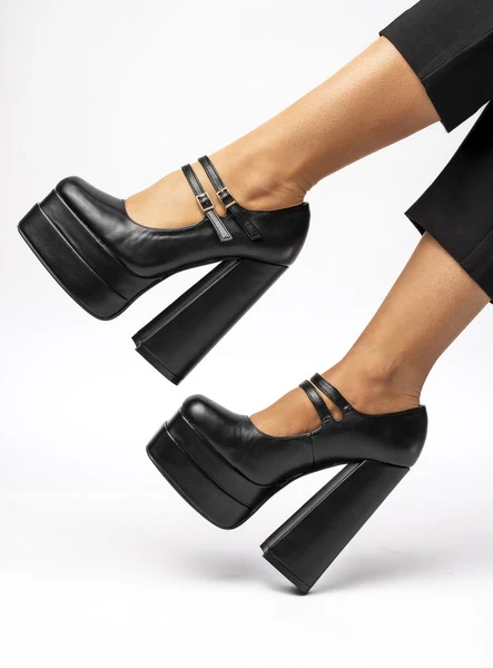 Czółenka na platformie LOIT BLACK 