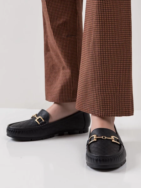 Damskie Mokasyny LIA BLACK – Ażurowy Wzór i Elegancki Akcent