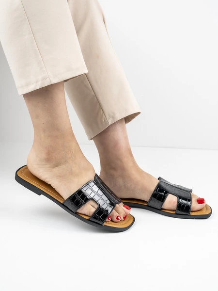 Klapki Sasa w kolorze Black