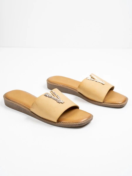 Modne klapki damskie w kolorze Beige