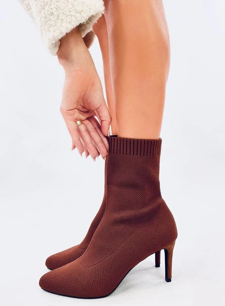 Botki na szpilce skarpetkowe DONATELLA BROWN