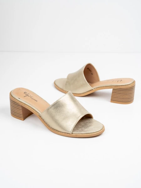 Klapki na obcasie eleganckie ze skóry w kolorze Gold