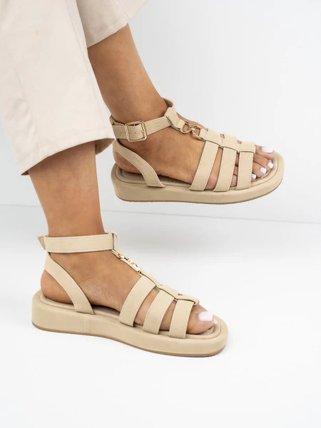 Sandały płaskie damskie z paskami w kolorze Apricot