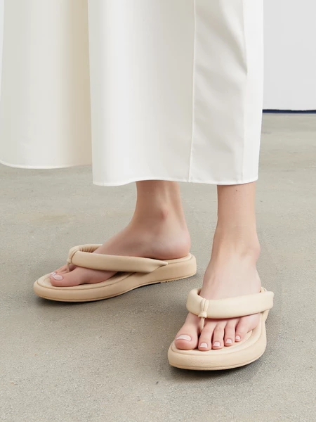 Damskie klapki MONA BEIGE