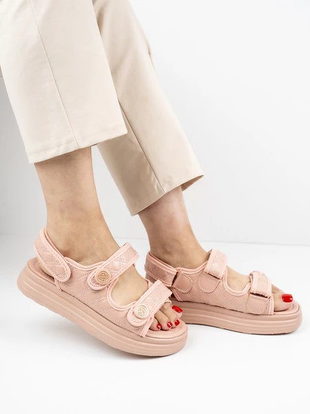 Modne sandały damskie w kolorze Pink