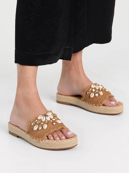 Klapki Boho Chickro Camel