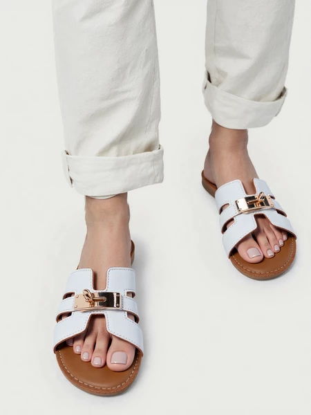 Czółenka damskie eleganckie w kolorze White