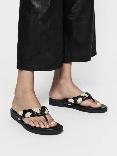 Damskie Klapki PEARLSTEP BLACK