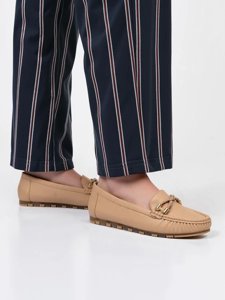 Damskie Mokasyny AMELIA NUDE – Subtelna Elegancja i Codzienny Komfort